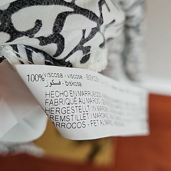 NWOT Zara Blouse Black White Floral Spring Vacation Brunch - Picture 5 of 7